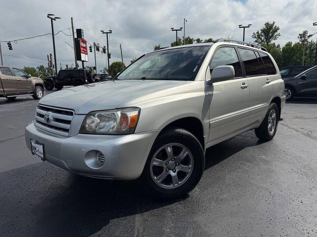 used 2004 Toyota Highlander car, priced at $5,400