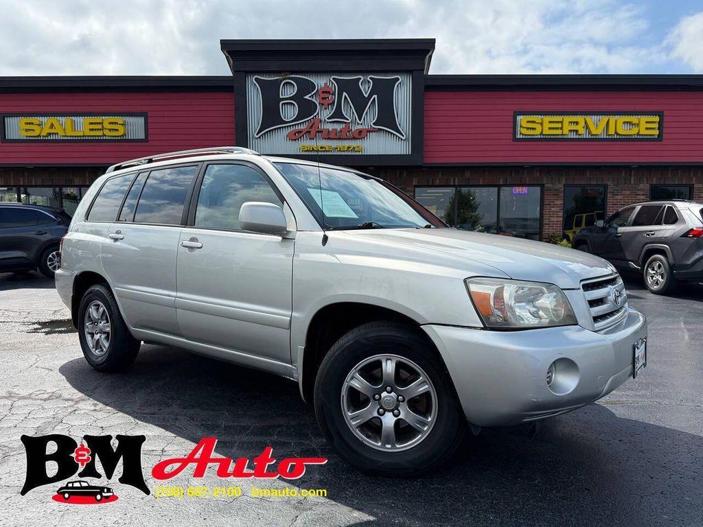 used 2004 Toyota Highlander car, priced at $5,400