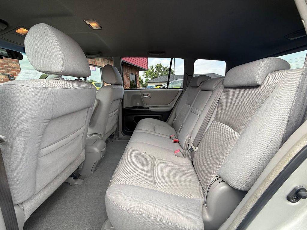 used 2004 Toyota Highlander car, priced at $5,400
