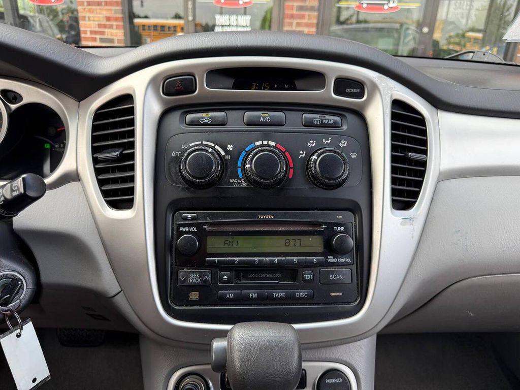 used 2004 Toyota Highlander car, priced at $5,400