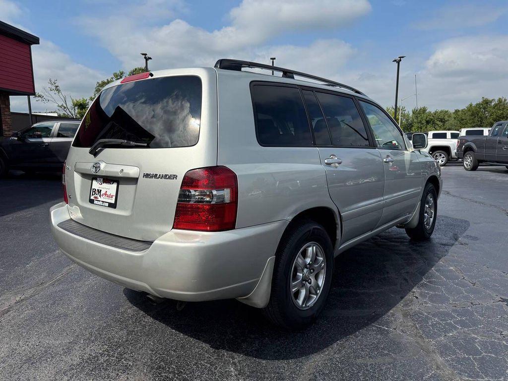 used 2004 Toyota Highlander car, priced at $5,400