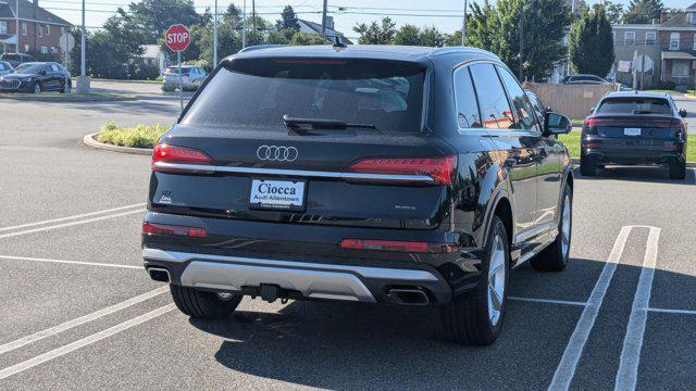 new 2025 Audi Q7 car, priced at $69,390
