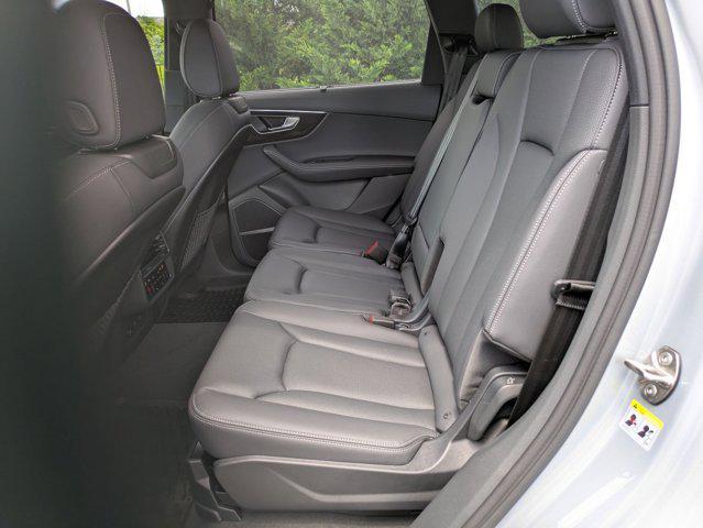 new 2025 Audi Q7 car, priced at $77,735