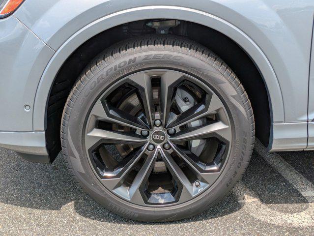 new 2025 Audi Q7 car, priced at $77,735