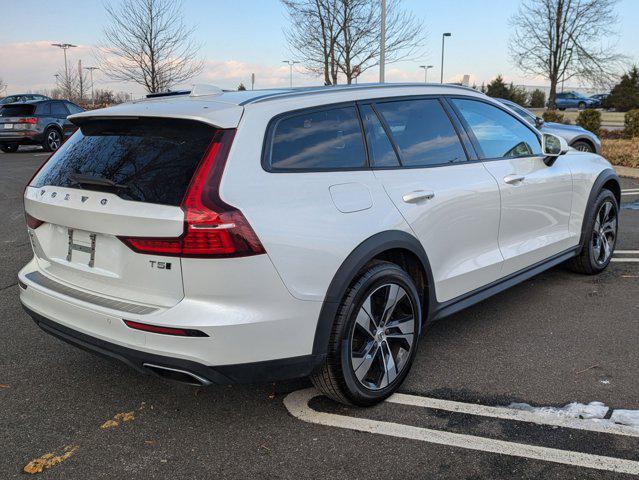 used 2020 Volvo V60 Cross Country car, priced at $24,884