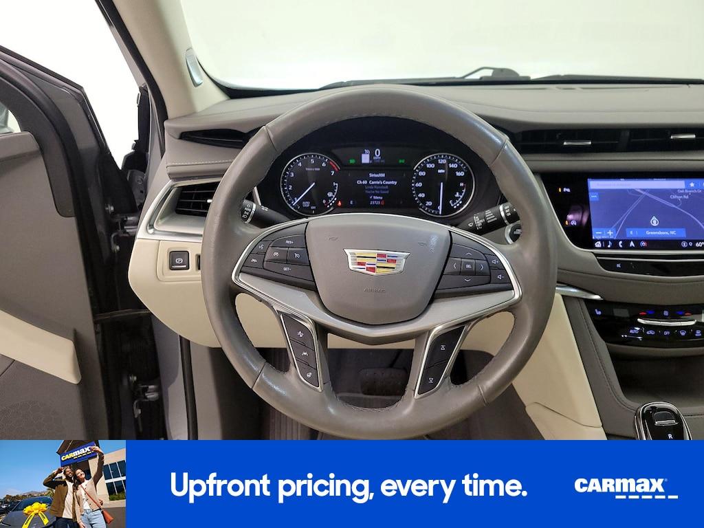 used 2022 Cadillac XT5 car, priced at $32,998