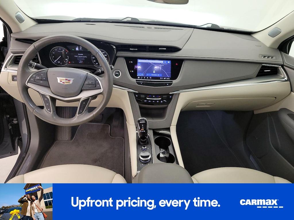 used 2022 Cadillac XT5 car, priced at $32,998