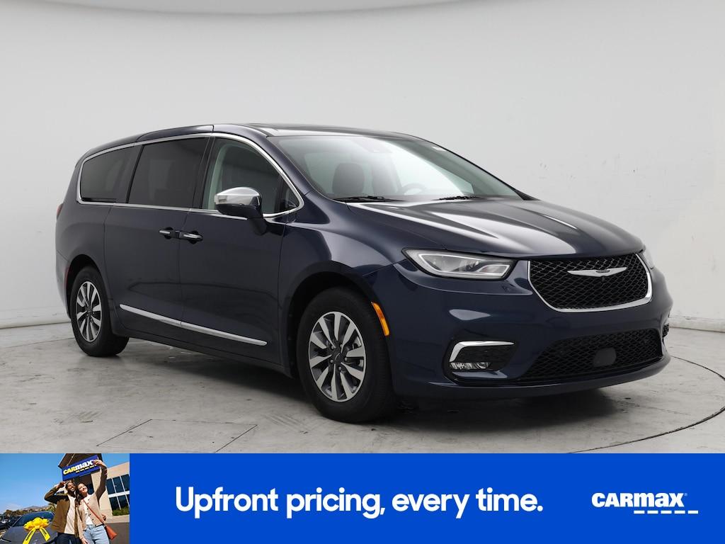 used 2022 Chrysler Pacifica Hybrid car, priced at $35,998