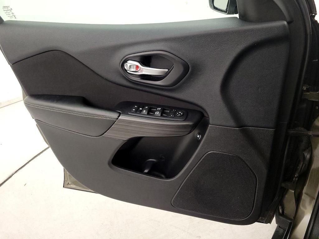 used 2015 Jeep Cherokee car, priced at $15,998