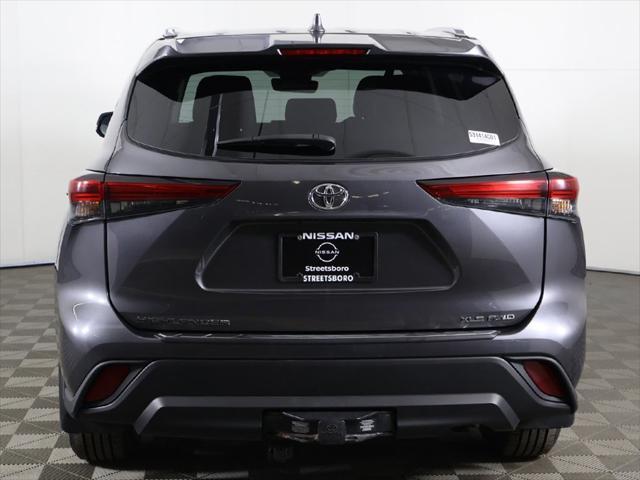 used 2021 Toyota Highlander car, priced at $32,149