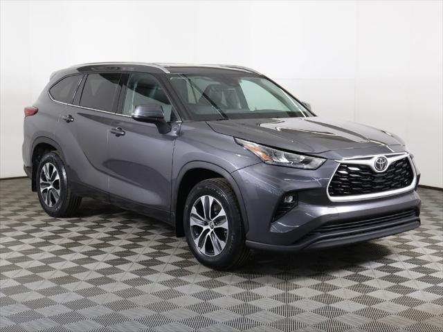 used 2021 Toyota Highlander car, priced at $32,149