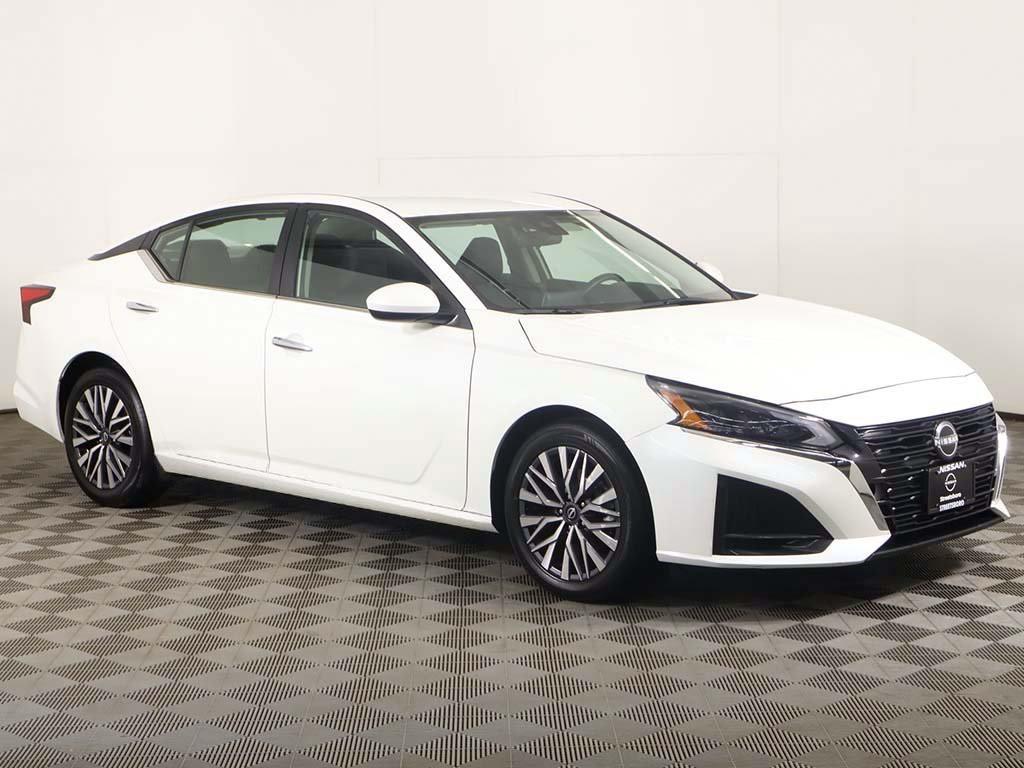 used 2023 Nissan Altima car, priced at $17,279