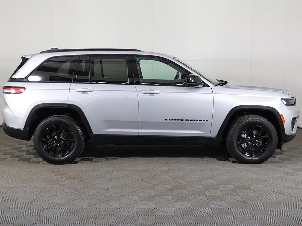 used 2024 Jeep Grand Cherokee car, priced at $29,449
