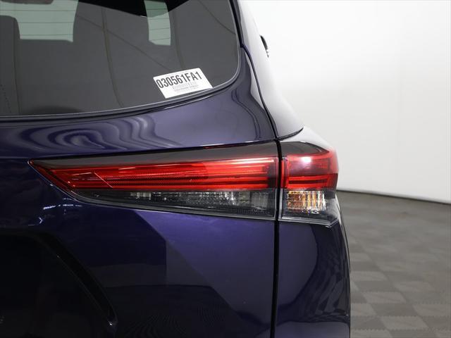 used 2020 Toyota Highlander car, priced at $30,999