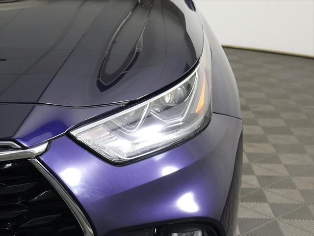 used 2020 Toyota Highlander car, priced at $30,999