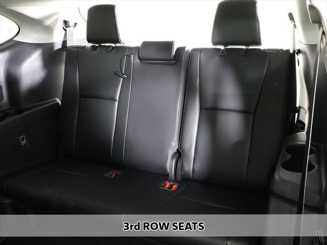 used 2020 Toyota Highlander car, priced at $30,999