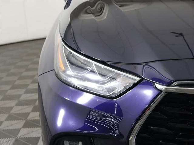 used 2020 Toyota Highlander car, priced at $30,999