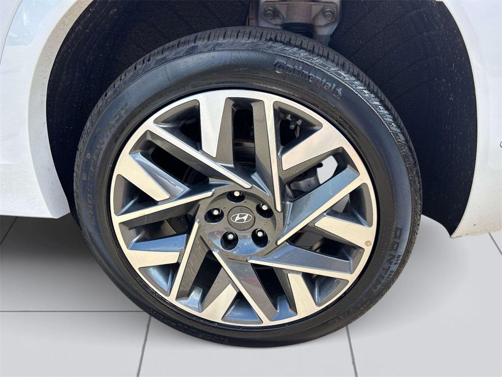used 2022 Hyundai Santa Fe car, priced at $27,990