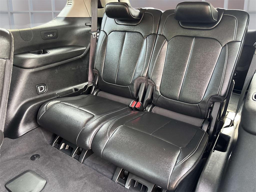 used 2023 Jeep Grand Cherokee L car, priced at $28,990