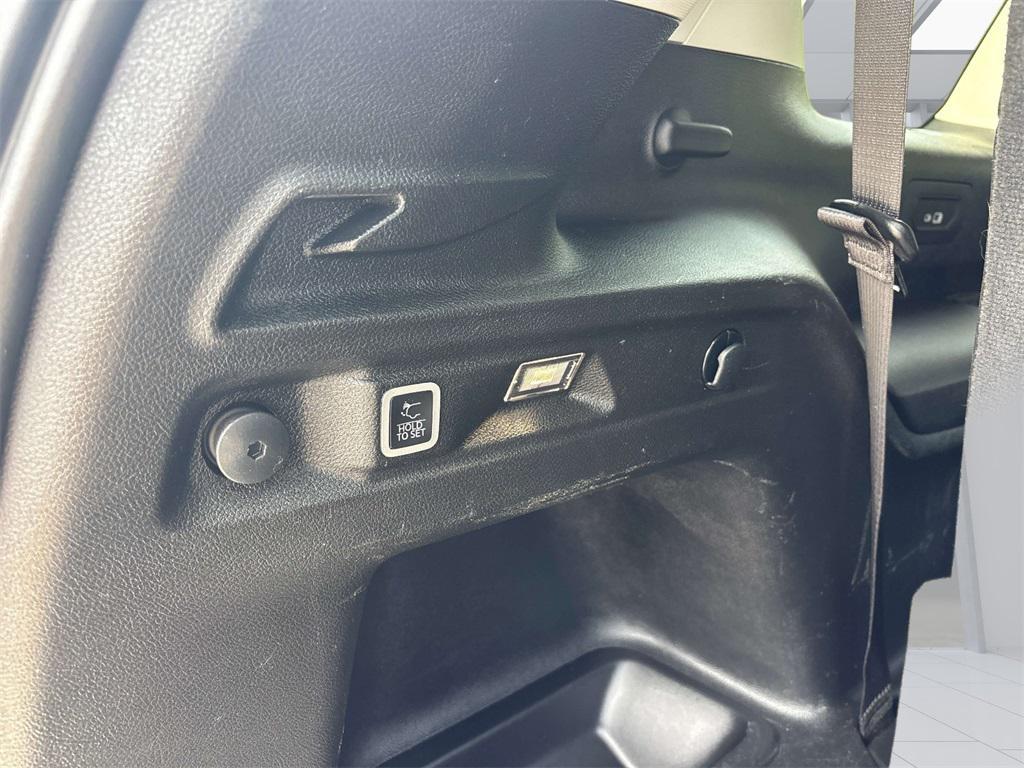 used 2023 Jeep Grand Cherokee L car, priced at $28,990