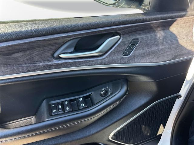 used 2022 Jeep Grand Cherokee car, priced at $29,490
