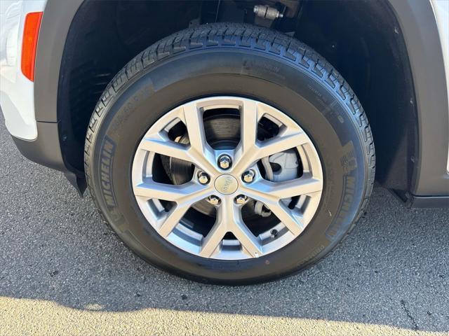used 2022 Jeep Grand Cherokee car, priced at $29,490