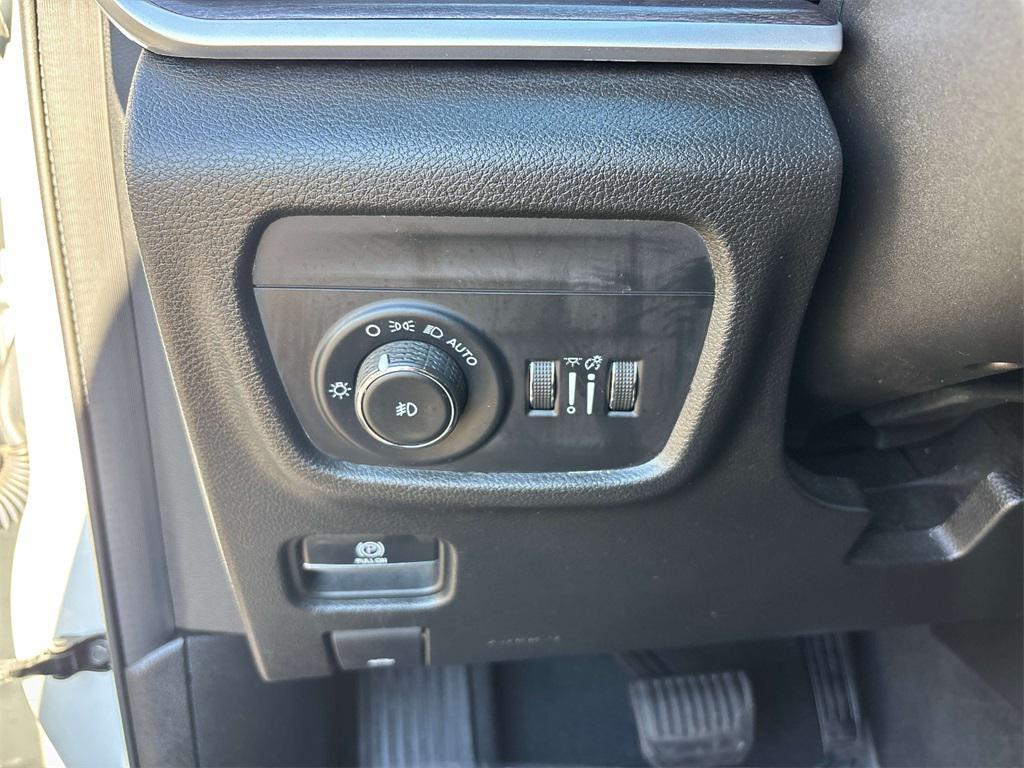 used 2022 Jeep Grand Cherokee car, priced at $29,500