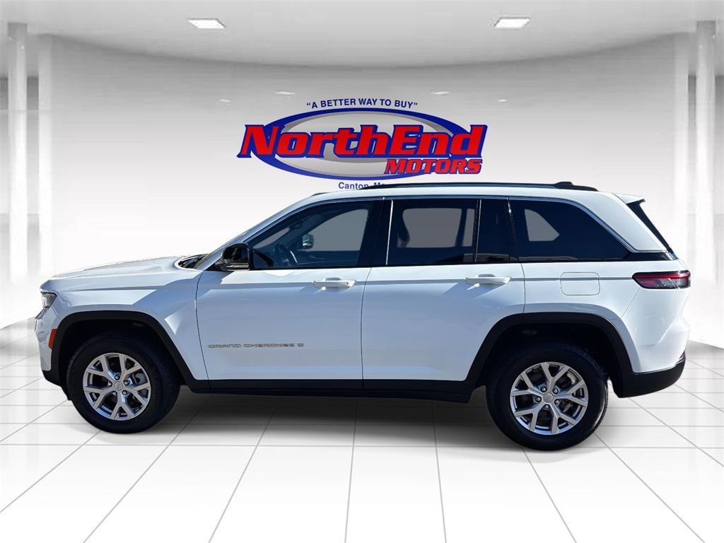 used 2022 Jeep Grand Cherokee car, priced at $29,500