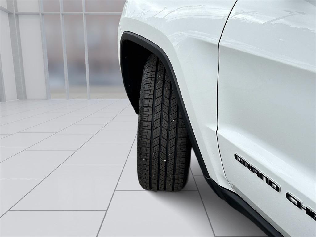 used 2022 Jeep Grand Cherokee car, priced at $27,499