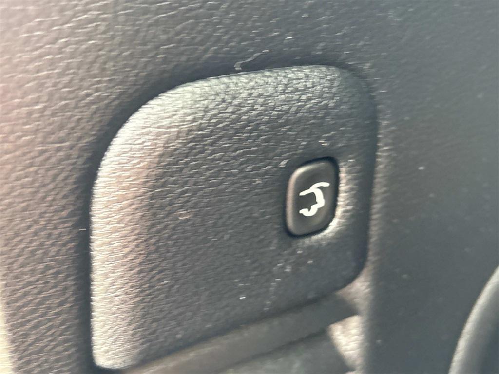 used 2022 Jeep Grand Cherokee car, priced at $27,499