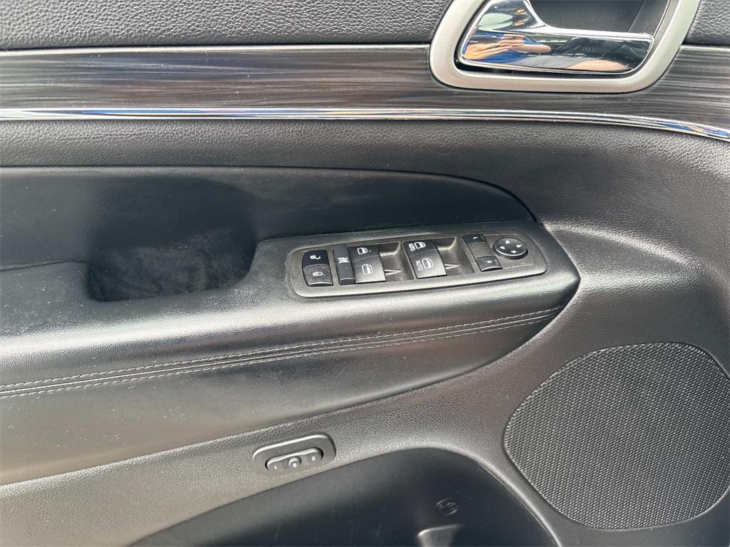 used 2022 Jeep Grand Cherokee car, priced at $27,499