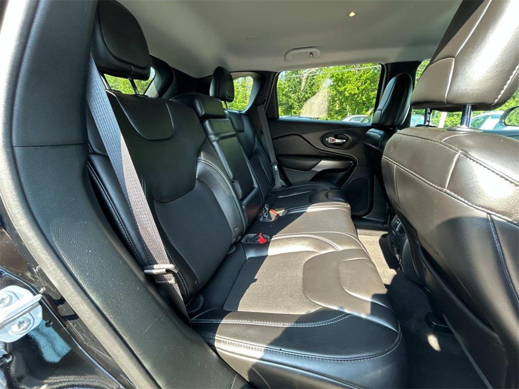 used 2019 Jeep Cherokee car, priced at $17,499