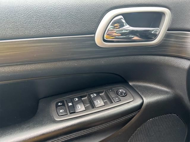 used 2022 Jeep Grand Cherokee car, priced at $27,490