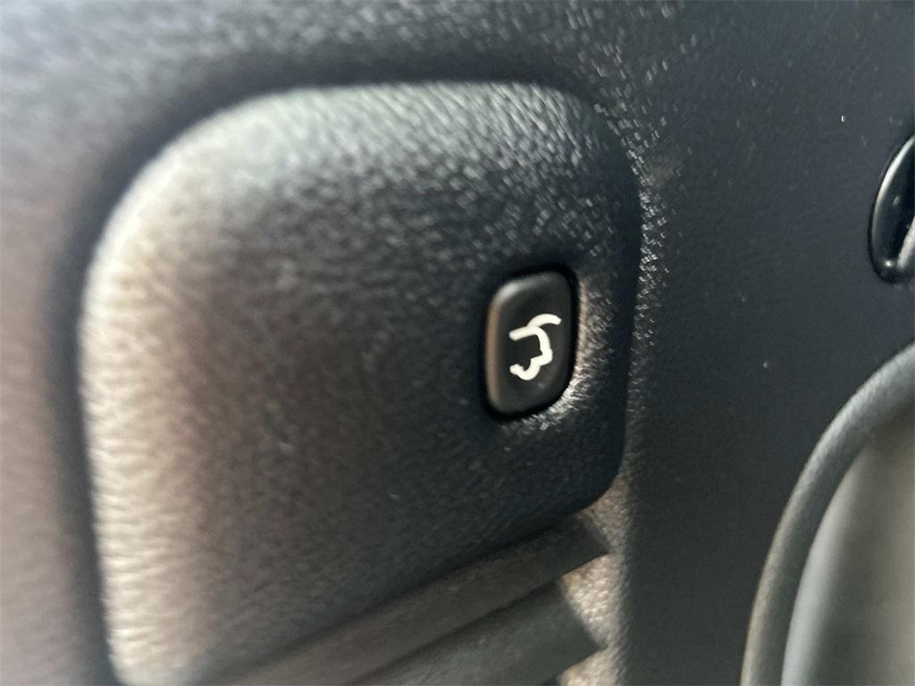 used 2022 Jeep Grand Cherokee car, priced at $25,999