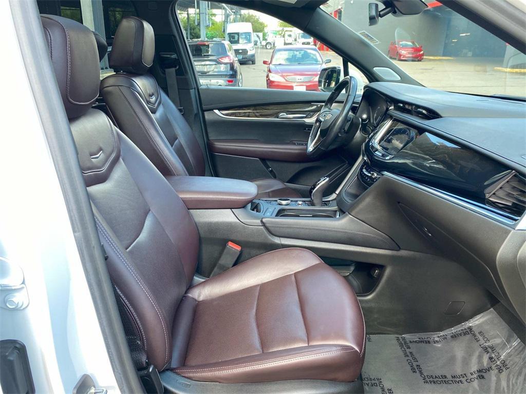 used 2022 Cadillac XT6 car, priced at $35,499