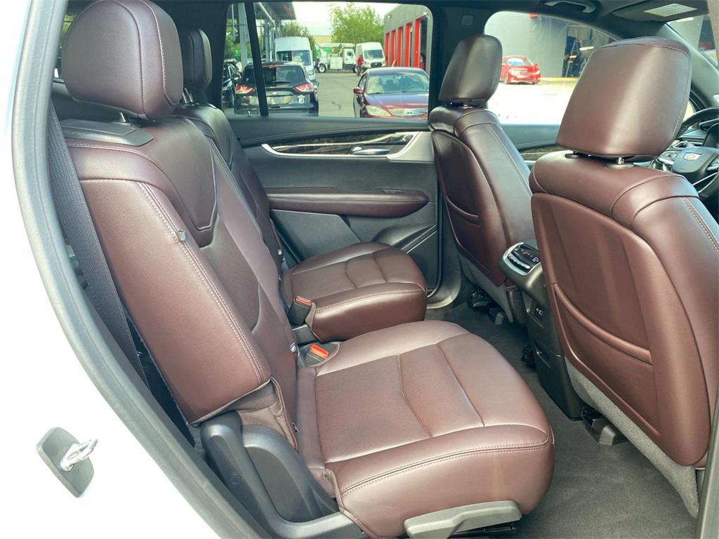 used 2022 Cadillac XT6 car, priced at $35,499
