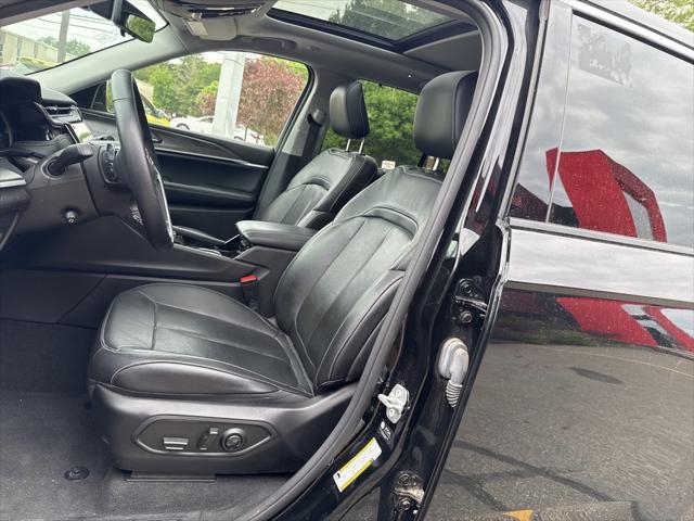 used 2022 Jeep Grand Cherokee car, priced at $29,990