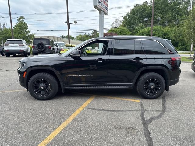 used 2022 Jeep Grand Cherokee car, priced at $29,990