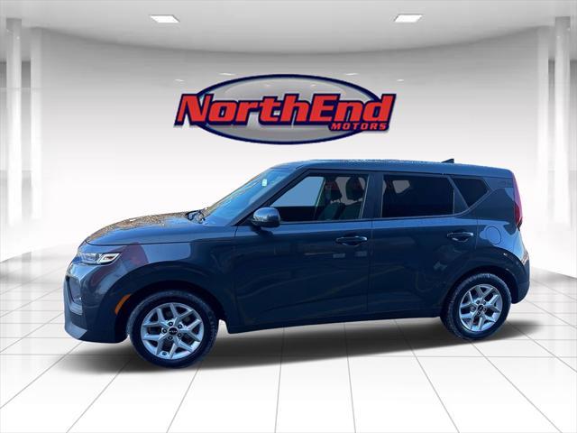 used 2022 Kia Soul car, priced at $15,489