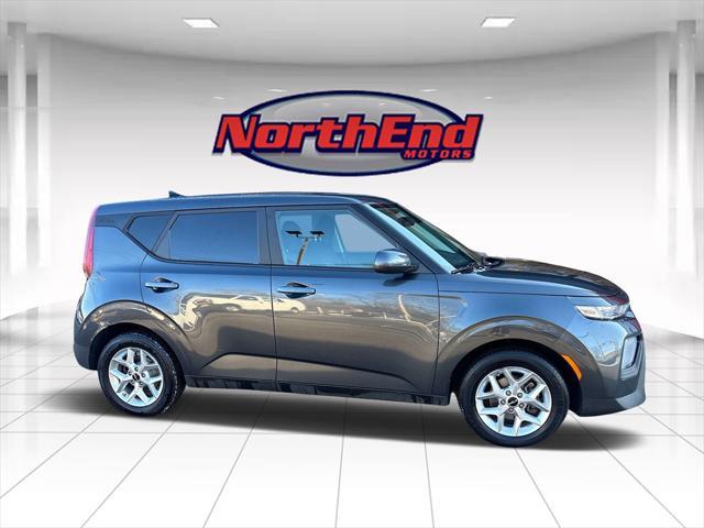 used 2022 Kia Soul car, priced at $15,489