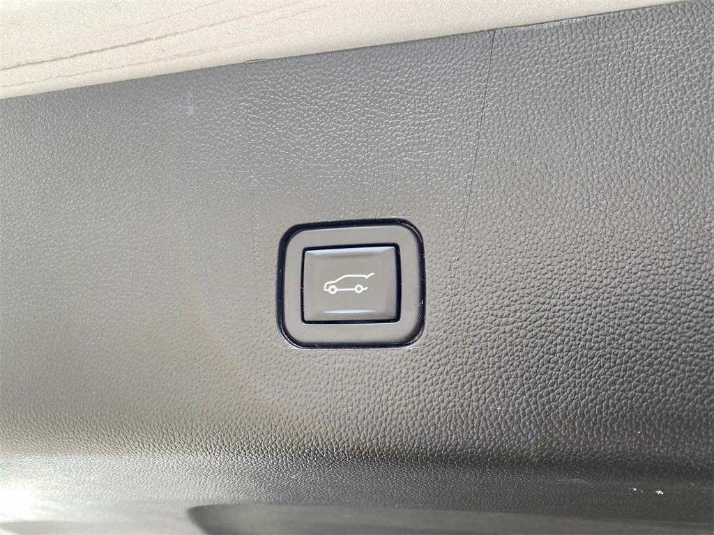 used 2021 Chevrolet Traverse car, priced at $20,500