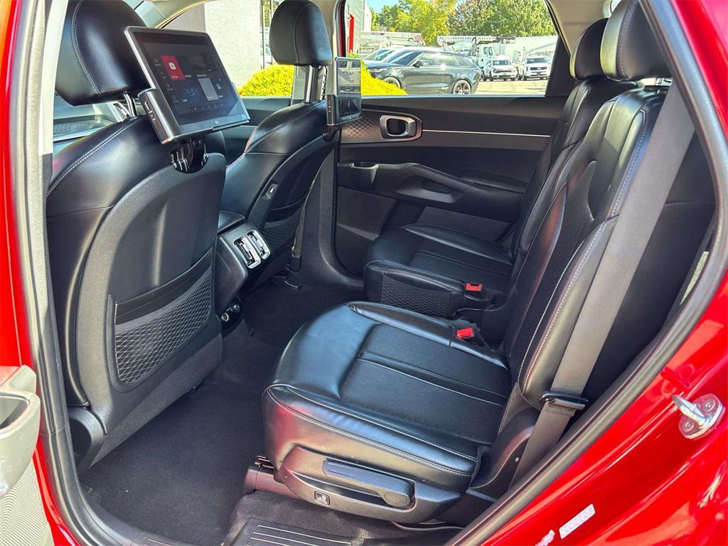 used 2022 Kia Sorento Hybrid car, priced at $27,990