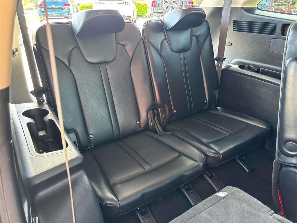 used 2022 Kia Sorento Hybrid car, priced at $27,990