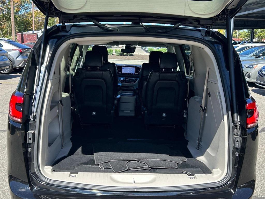used 2024 Chrysler Pacifica car, priced at $28,580