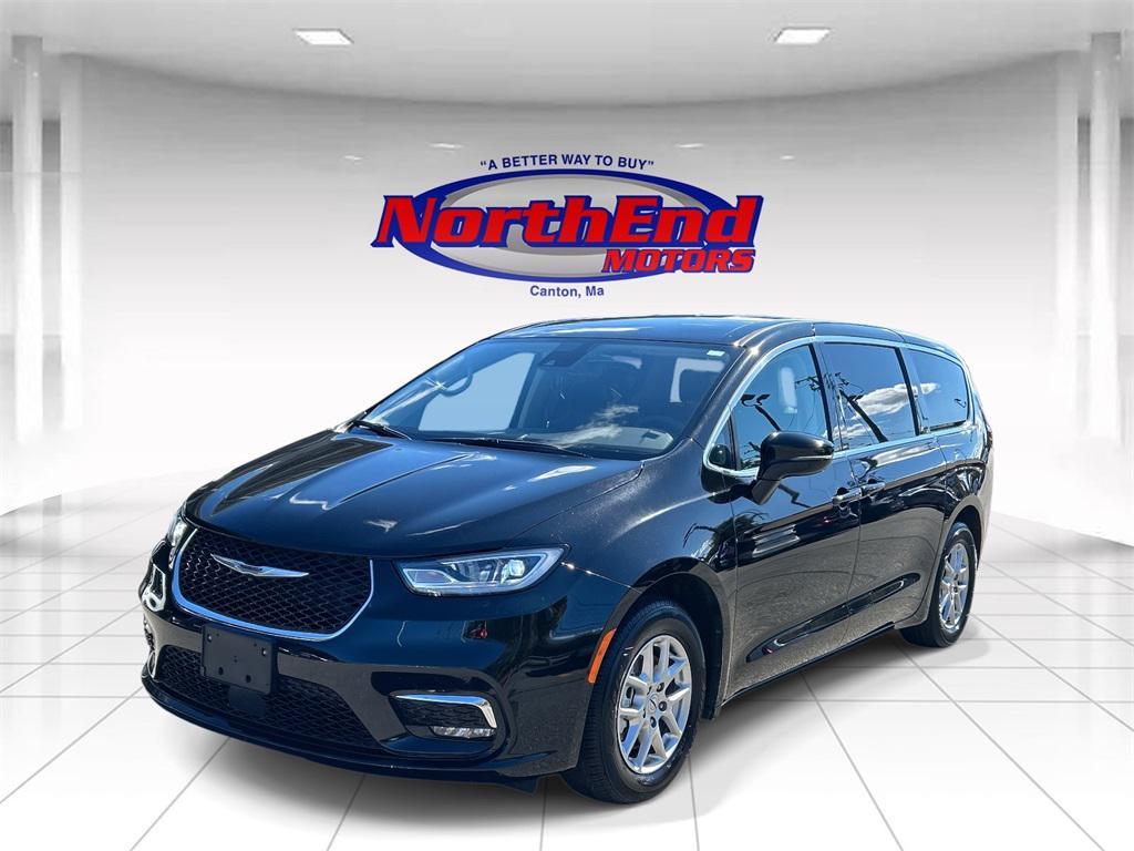 used 2024 Chrysler Pacifica car, priced at $28,580