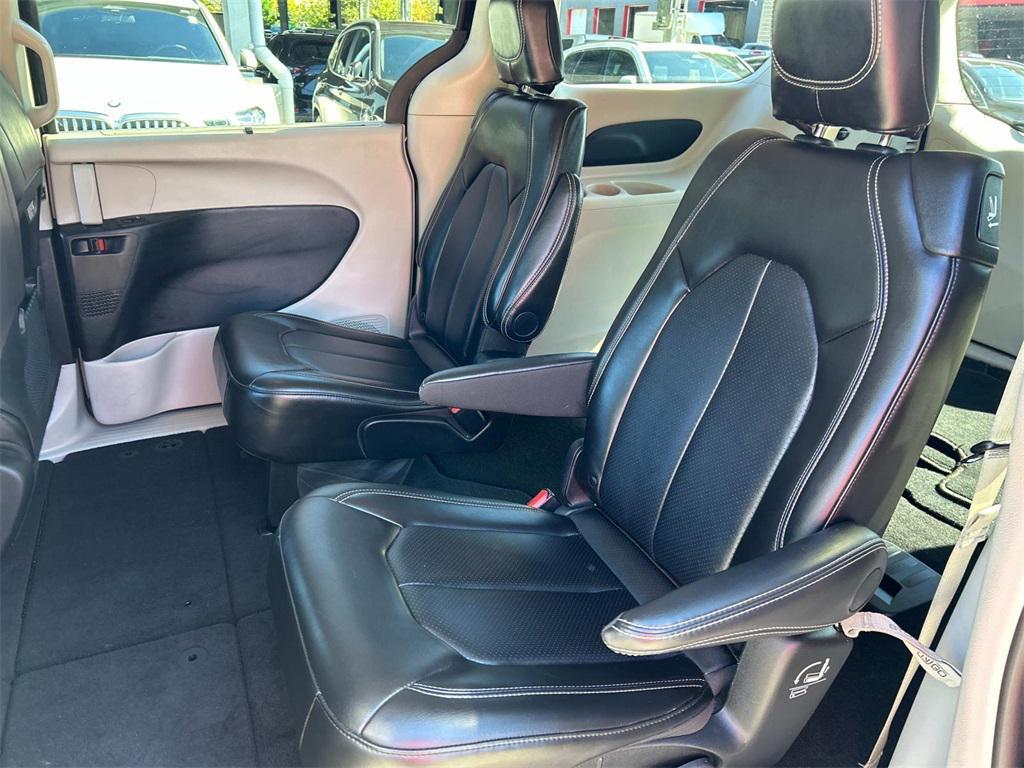 used 2024 Chrysler Pacifica car, priced at $28,580