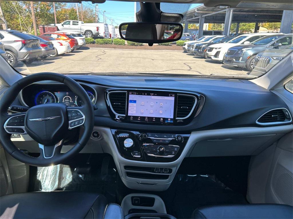 used 2024 Chrysler Pacifica car, priced at $28,580