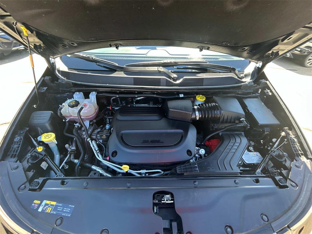 used 2024 Chrysler Pacifica car, priced at $28,580