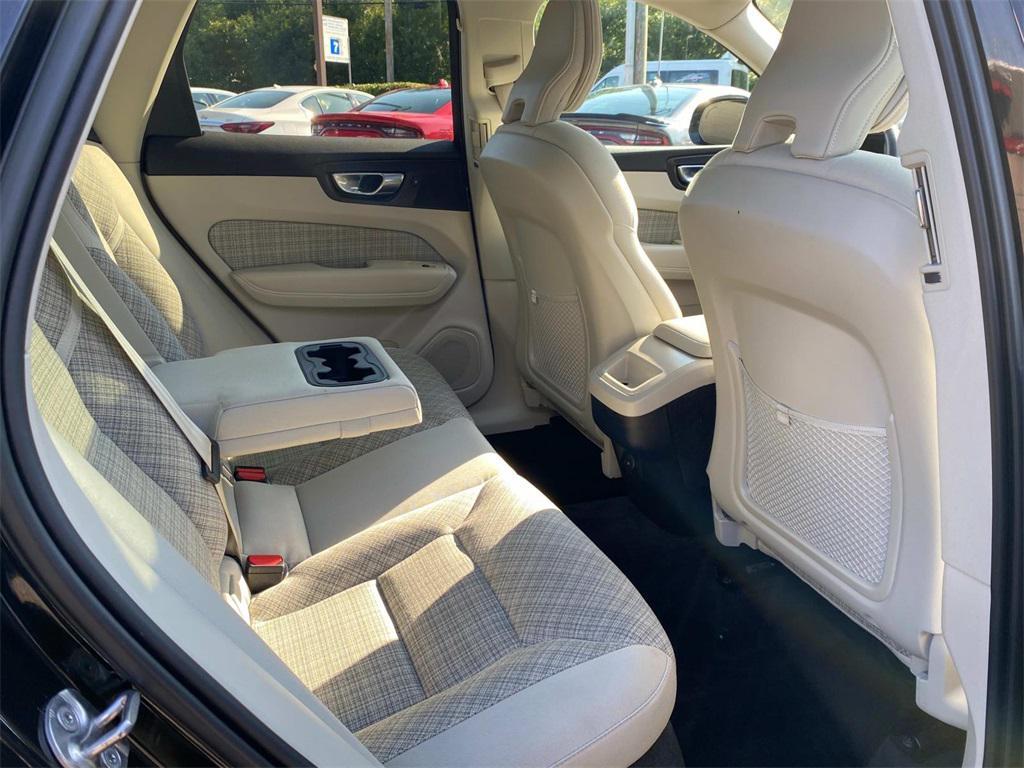 used 2022 Volvo XC60 car, priced at $31,400