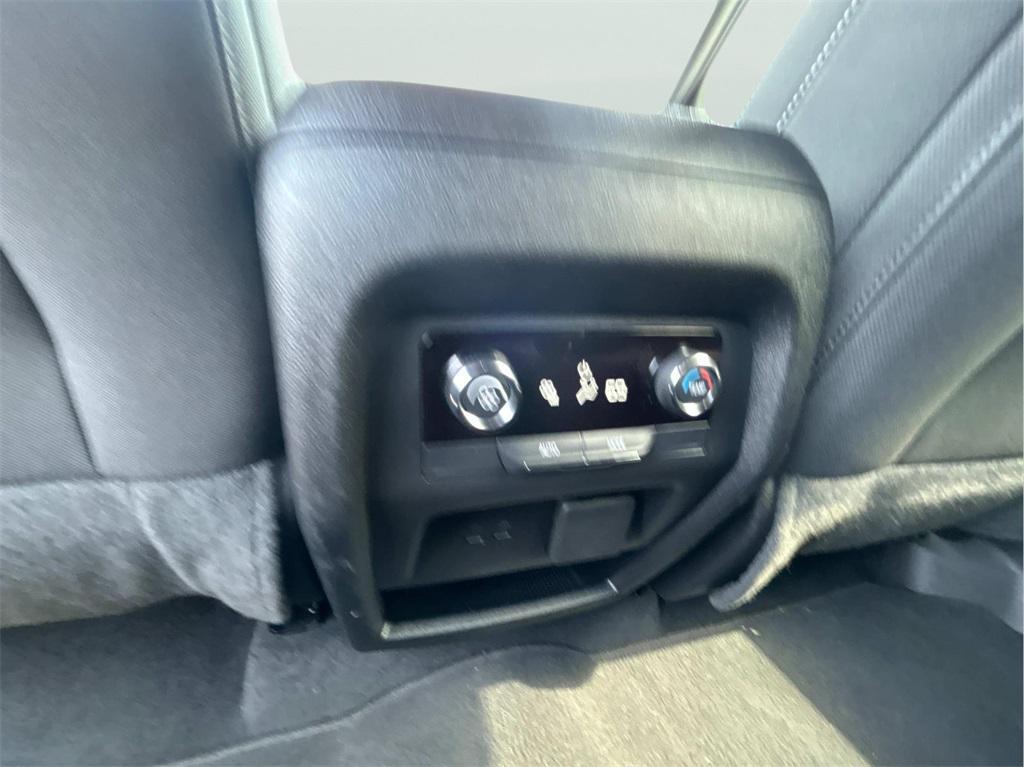 used 2024 Chevrolet Traverse car, priced at $37,989